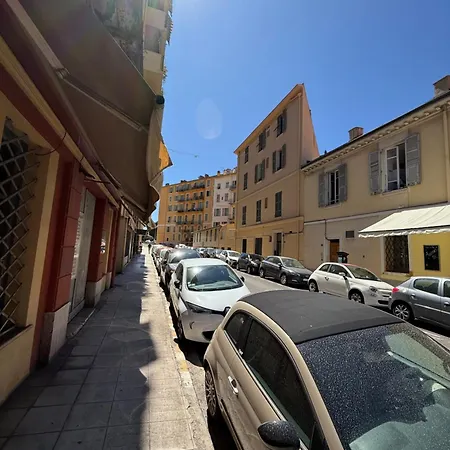 In Νίκαια
